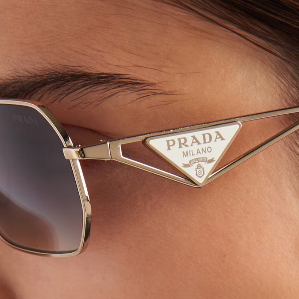 PRADA Gradient Iris Lenses Sunglasses
With Triangle Logo - Picture 9 of 10